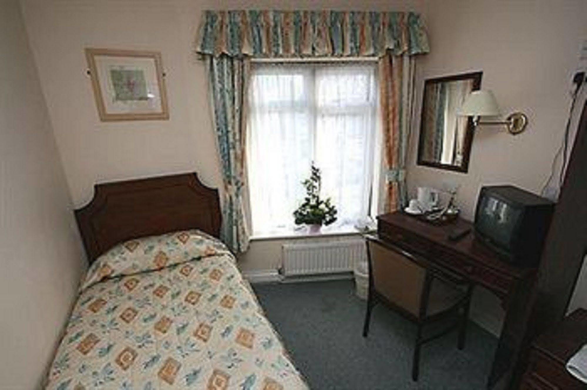 Warren Lodge Shepperton Cameră foto